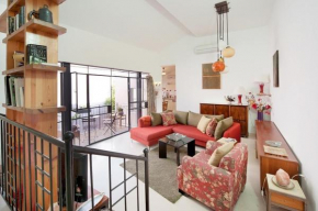 Charming Sunny Haven with Balcony by Sea N' Rent